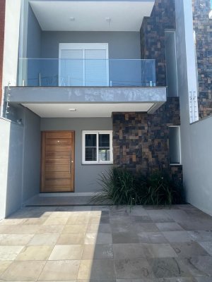 Sobrado com 124m², 3 dormitórios no bairro Estância Velha em Canoas para Comprar