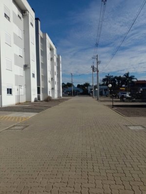 Apartamento com 45m², 2 dormitórios no bairro Olaria em Canoas para Alugar
