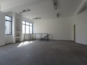 Loja com 110m² no bairro Centro em Canoas para Alugar