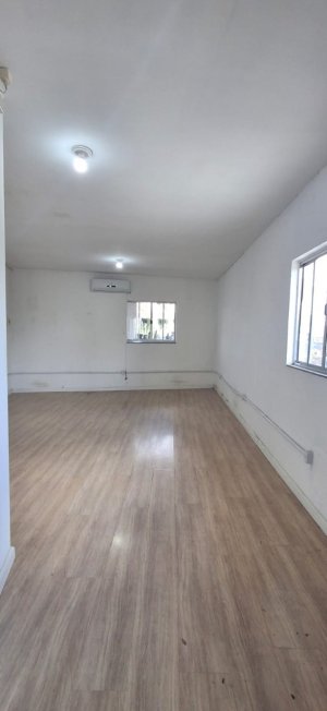 Conjunto/Sala com 34m² no bairro Centro em Canoas para Alugar