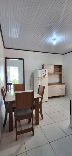 Casa com 40m², 1 dormitório no bairro Rio Branco em Canoas para Alugar