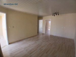 Casa com 65m², 2 dormitórios no bairro Mato Grande em Canoas para Alugar