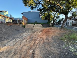 Terreno com 240m² no bairro São José em Canoas para Comprar