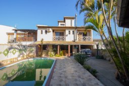 Sobrado com 336m², 3 dormitórios no bairro Centro em Canoas para Comprar