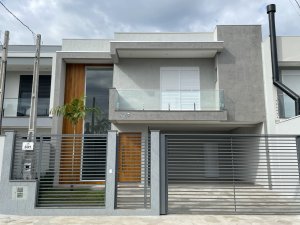 Sobrado com 234m², 3 dormitórios no bairro Estância Velha em Canoas para Comprar